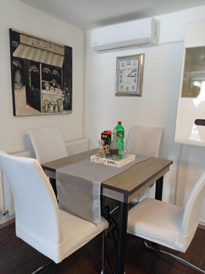 Petra Appartement Ðakovo Buitenkant foto