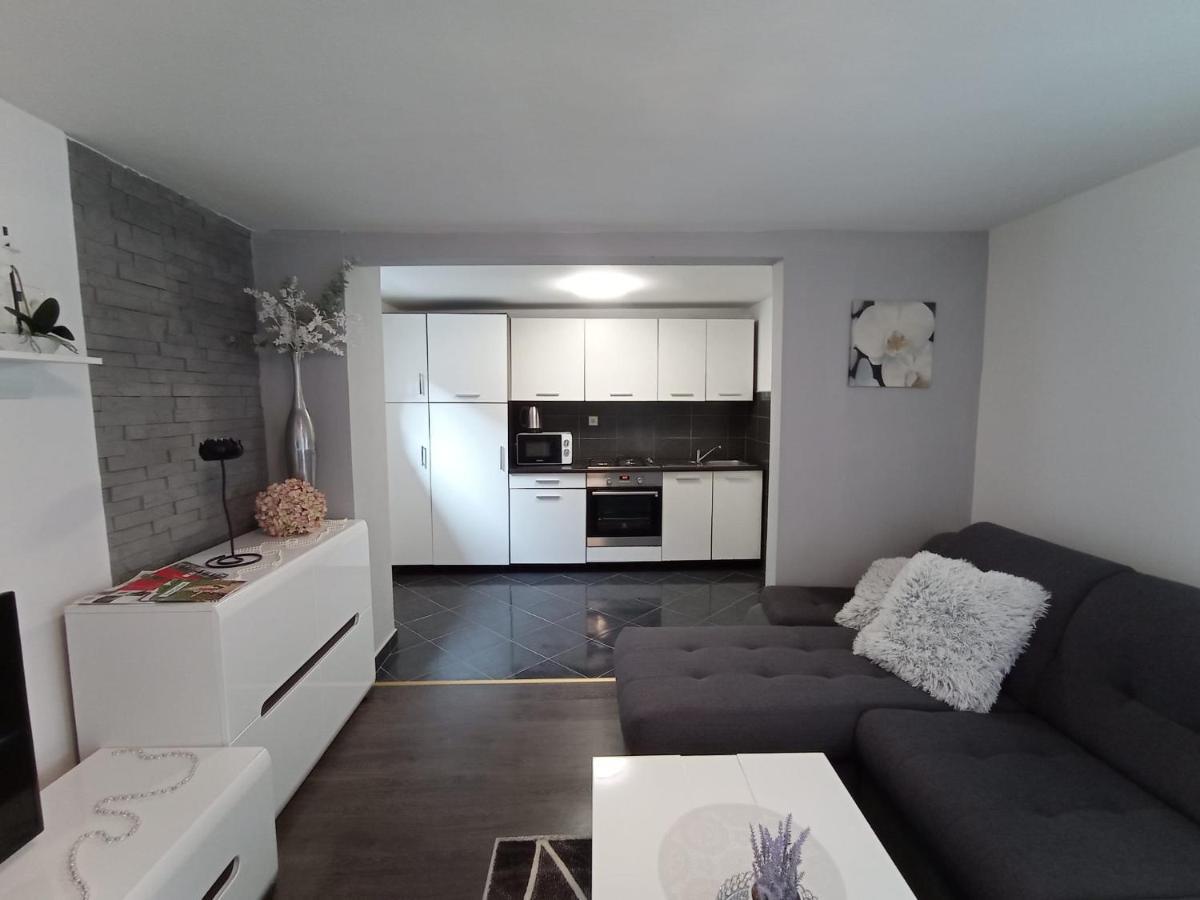 Petra Appartement Ðakovo Buitenkant foto